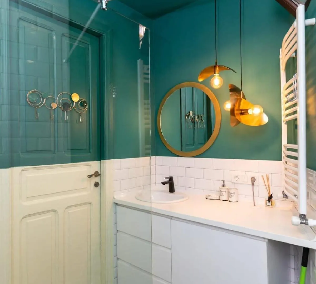 Stylish 2Br Apartment In The Center Of Tbilisi